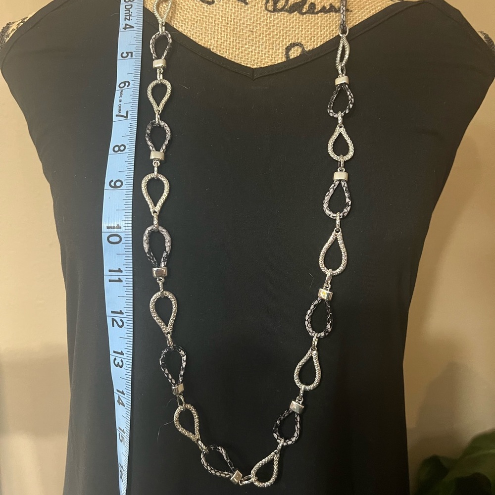 Premier Designs Black and Silver Teardrop Necklace